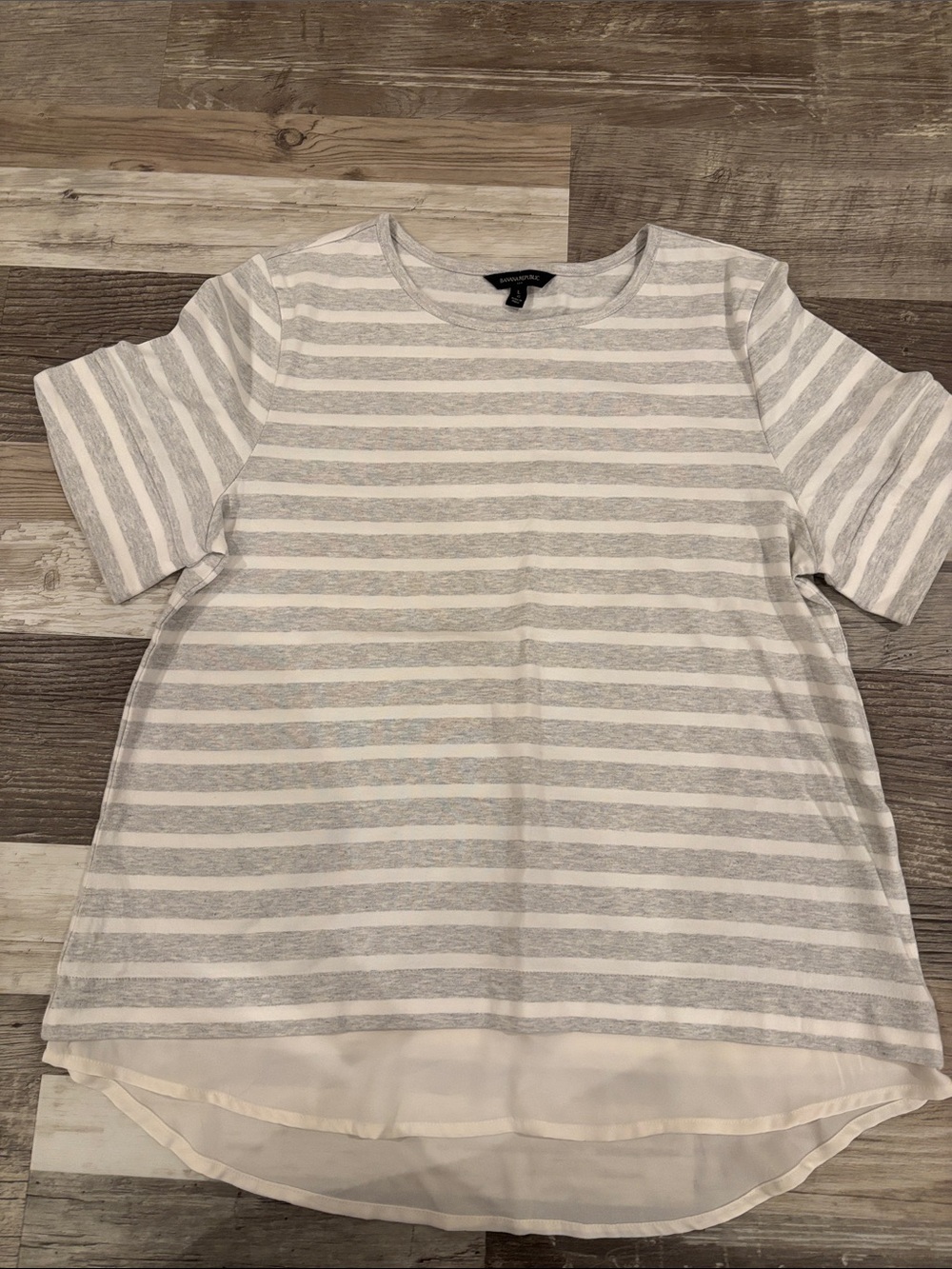 Banana Republic Gray & White Striped Short Sleeve  tunic